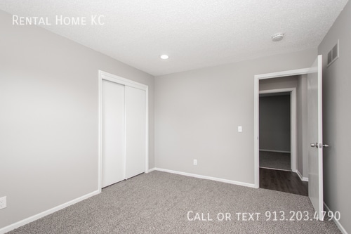 Building Photo - 1224 E Cothrell St