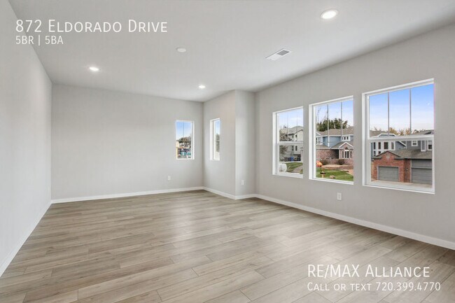 Building Photo - 872 Eldorado Dr