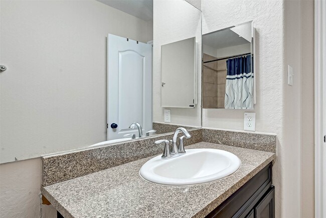 Building Photo - 6402 Black Bamboo Ln