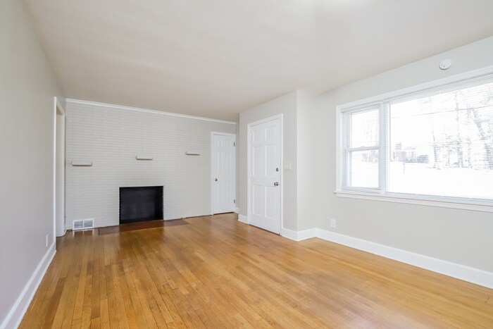 Building Photo - 5140 Sunrise Terrace