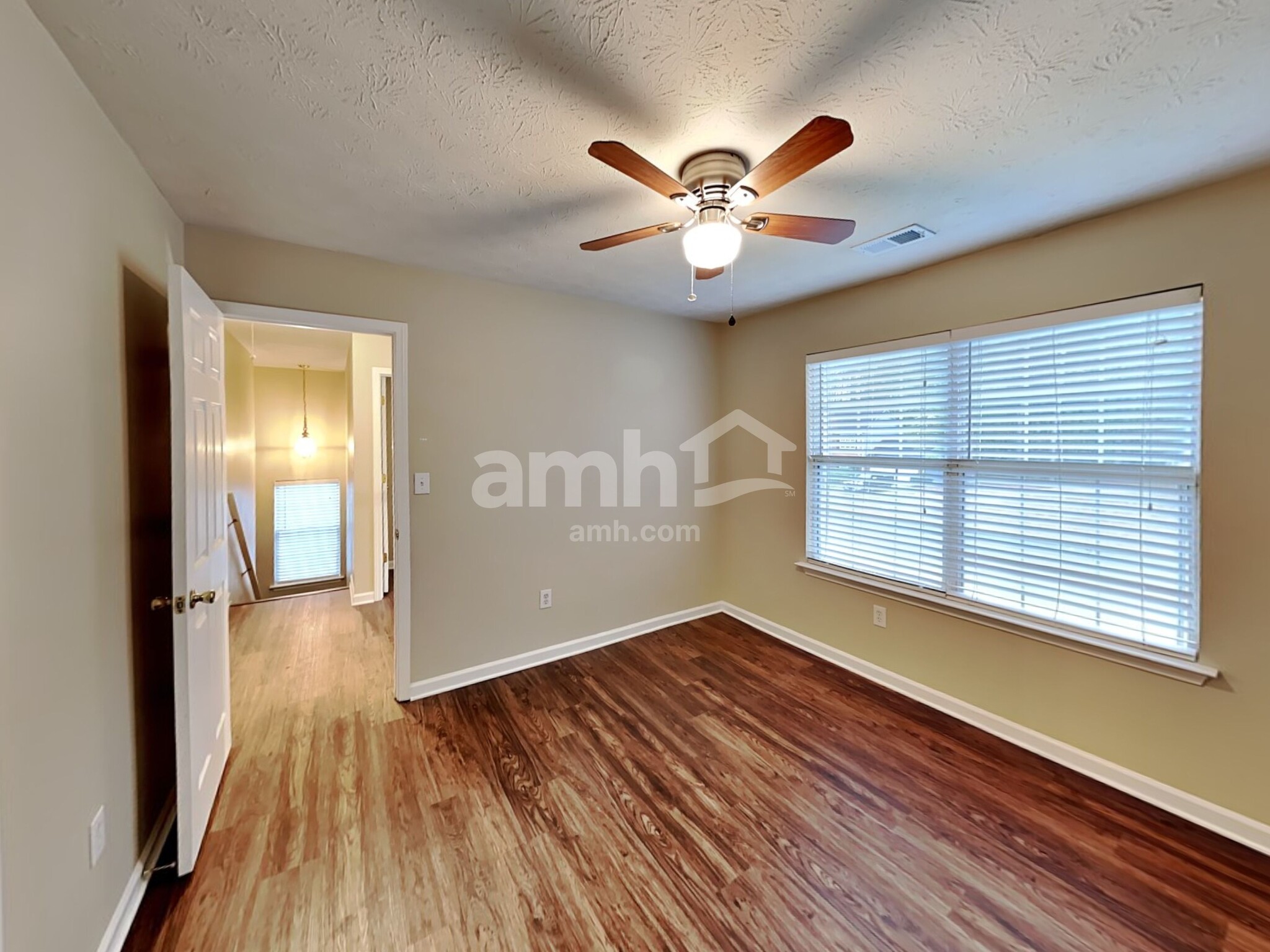 Building Photo - 1364 Lamont Dr SW