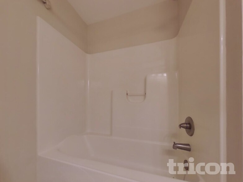 Building Photo - 1202 Addison Ct