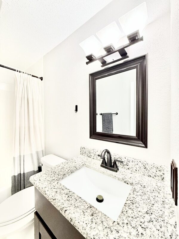 Building Photo - 200 Countryclub Drive - 808