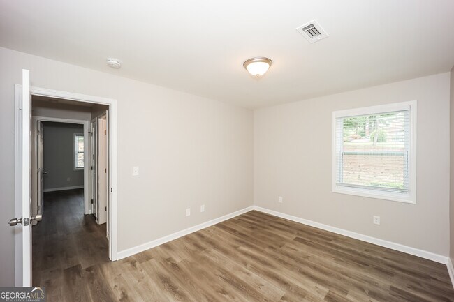 Building Photo - 1815 Quailwood Dr