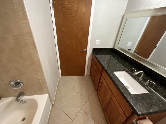 Building Photo - 8555 Bernwood Cove Loop