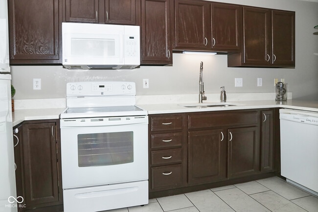 Building Photo - 8362 Enclave Blvd