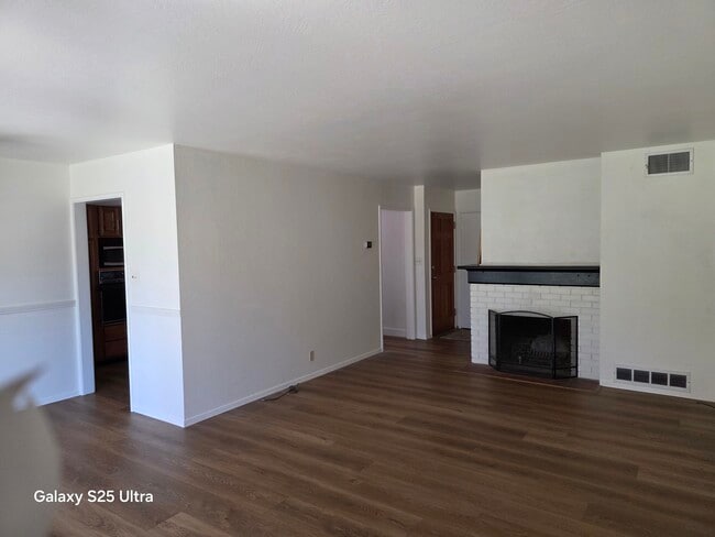 Building Photo - 3979 Mulberry Dr