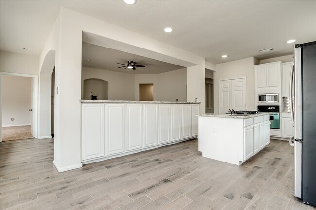 Building Photo - 5818 Pebble Bank Ln
