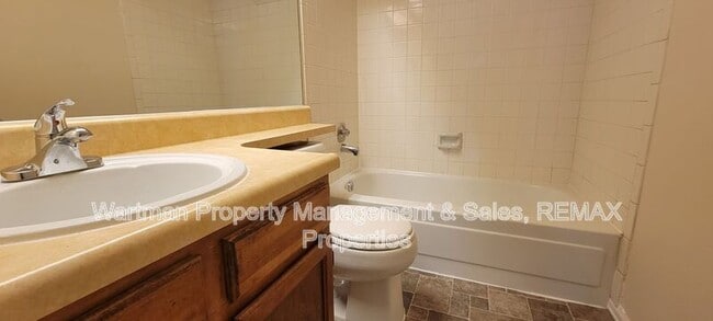 Building Photo - 4560 Excalibur Ct