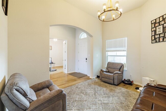 Building Photo - 1913 Equine Rd