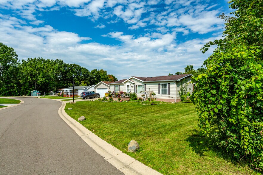 Building Photo - 2366 Harbor Dr