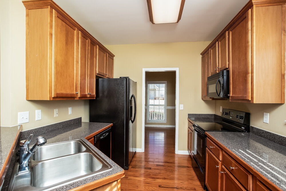 Building Photo - 50 Cottage Ln