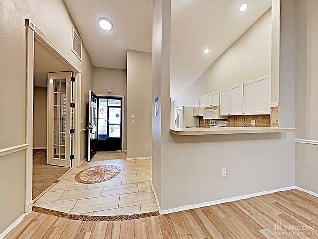 Building Photo - 8017 Lansing Dr