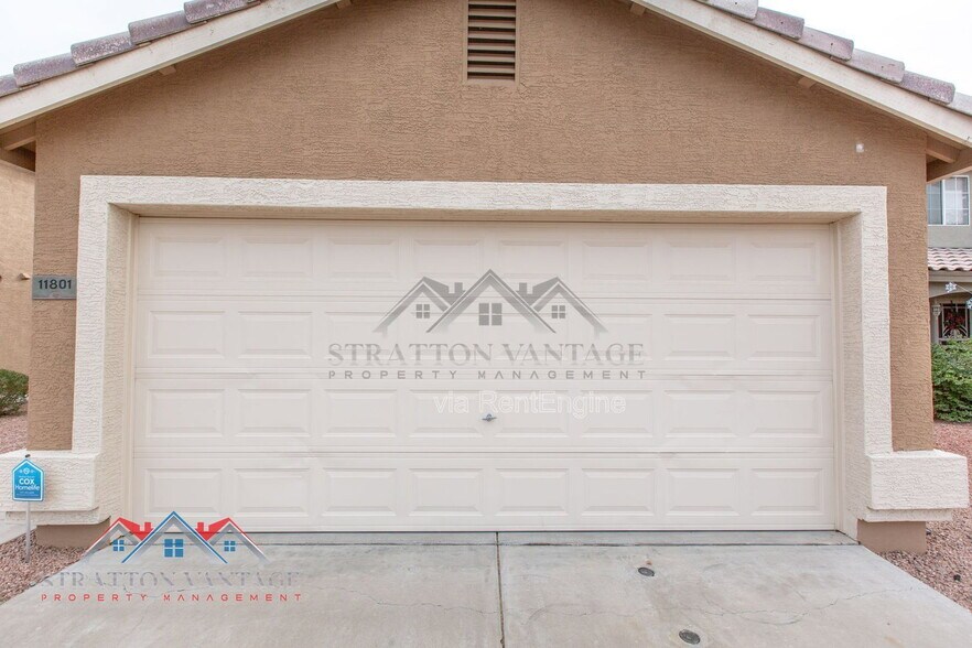 Building Photo - 11801 W Paradise Dr