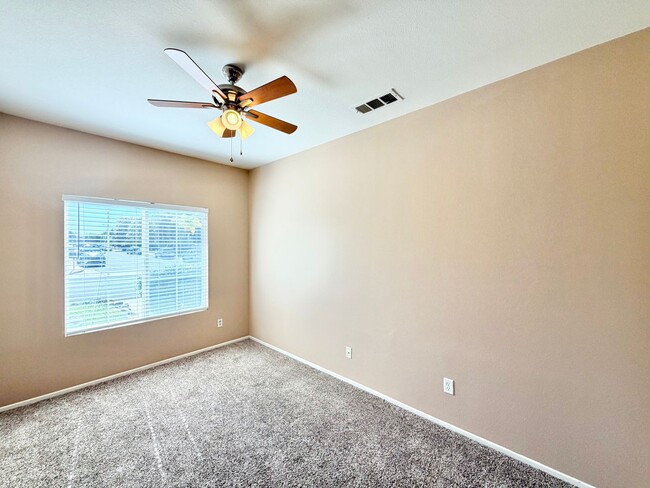 Building Photo - 37961 Veranda Way