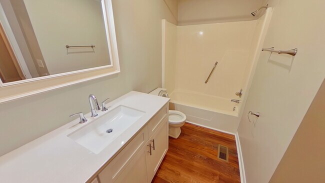 Building Photo - 928 Winterberry Dr