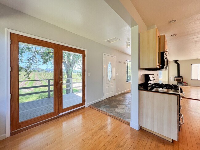 Building Photo - Vineyard-View Retreat with Bonus Room & Exceptional Outdoor Living