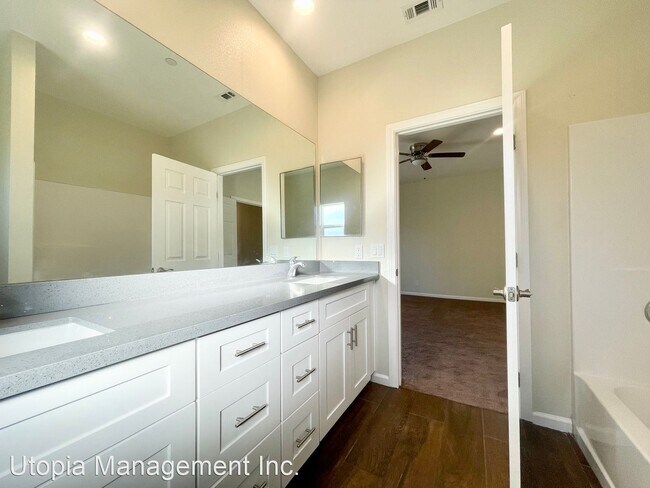 Building Photo - 4 br, 2 bath House - 13259 Ramona Drive