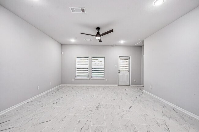 Building Photo - 2533 Allegretto Sea Dr
