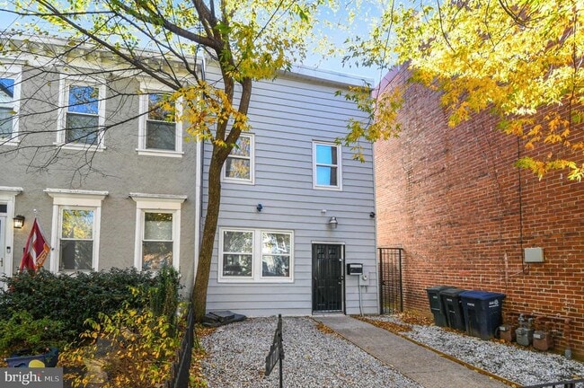 Building Photo - 470 Ridge St NW