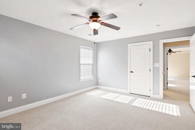 Building Photo - 25749 Racing Sun Dr