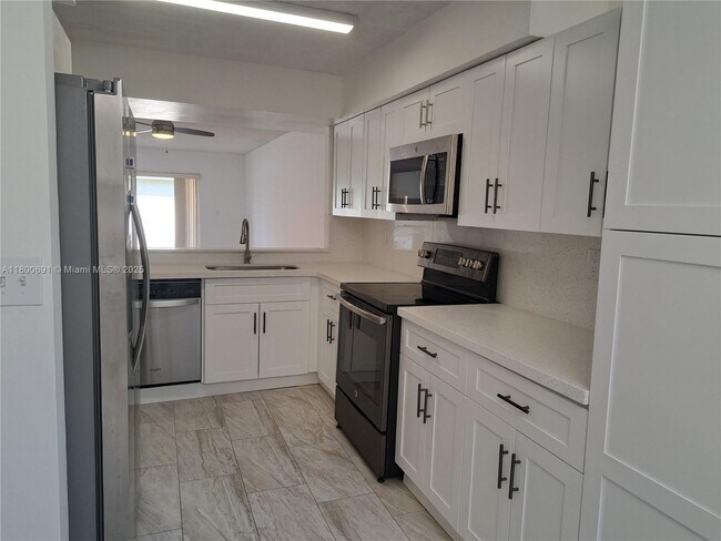 Building Photo - 3535 Magellan Cir