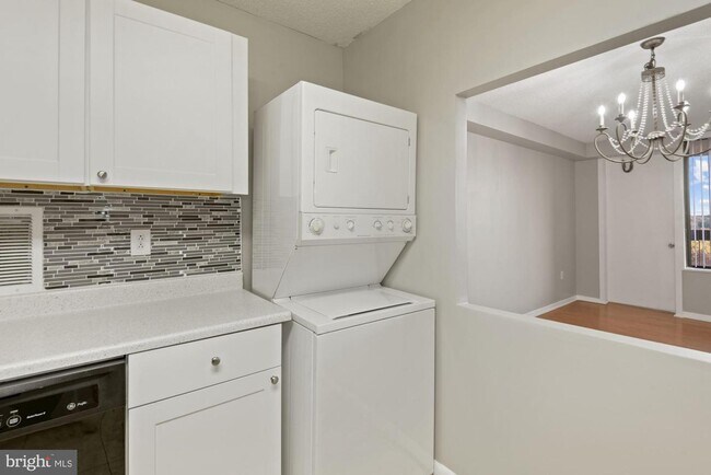 Building Photo - 3705 S George Mason Dr