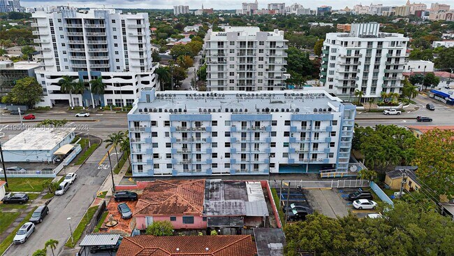 Building Photo - 2575 SW 27th Ave