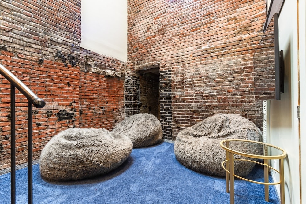 Building Photo - 717 Lampton St