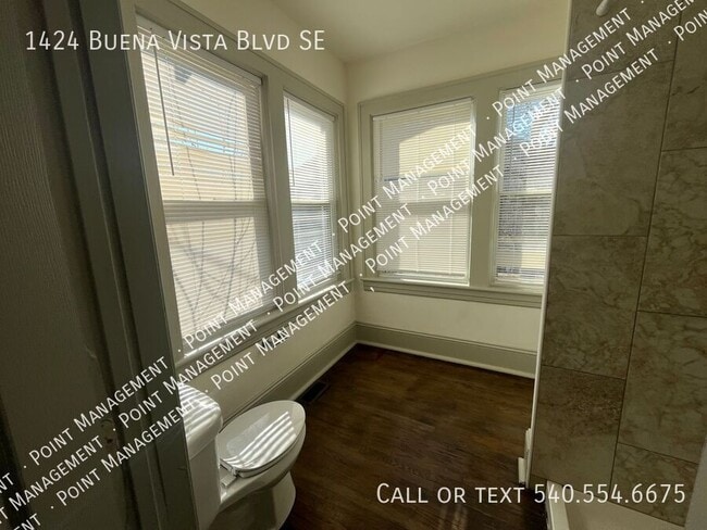 Building Photo - 1424 Buena Vista Blvd SE