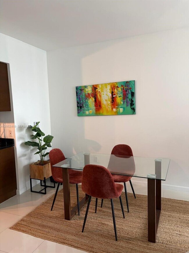 Building Photo - 475 Brickell Ave