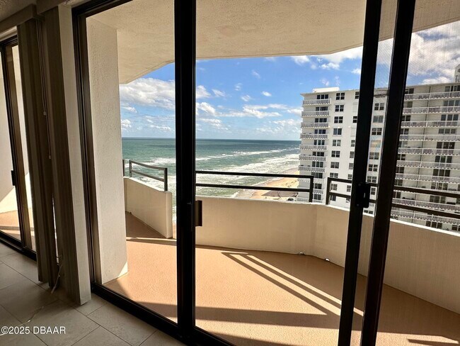 Building Photo - 2828 N Atlantic Ave