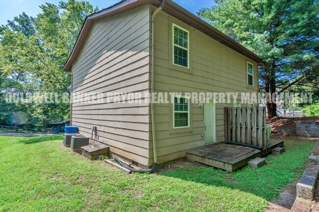 Building Photo - 505 Bruning Ln