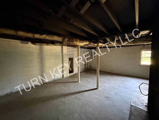 Building Photo - 1812 Etowah Cir