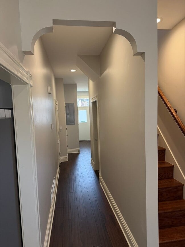 Building Photo - Bright & Spacious 3BR in The Grove – Walk to Shops & Dining!