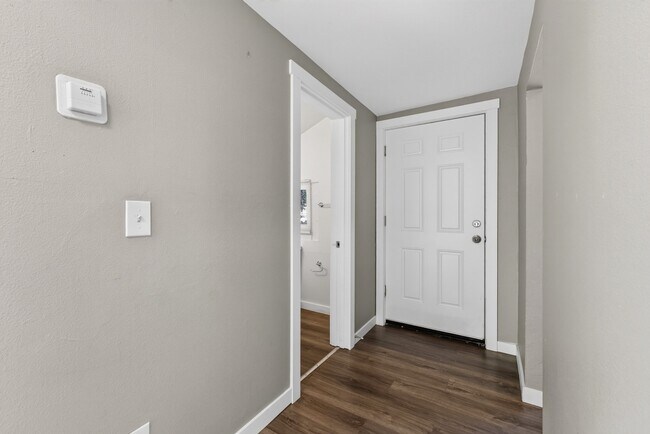Building Photo - Modern 1-Bed Apartment in Heart of Tacoma