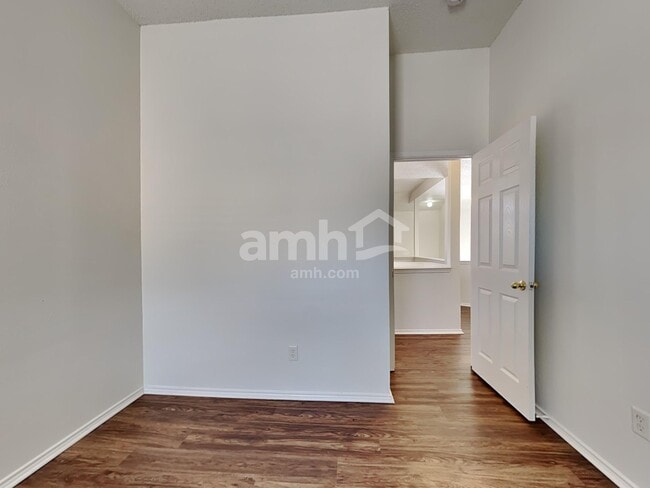 Building Photo - 8200 Dynasty Dr