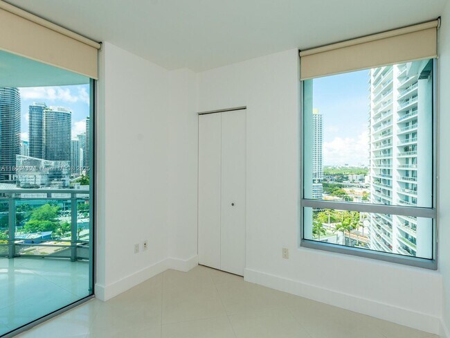 Building Photo - 350 S Miami Ave