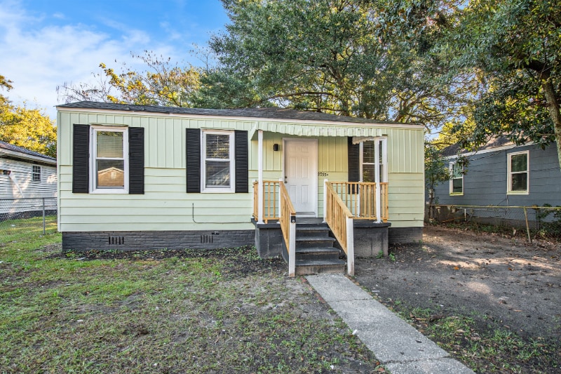 Building Photo - 2755 E Surrey Dr