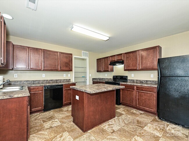 Building Photo - 104 Mulligan Dr