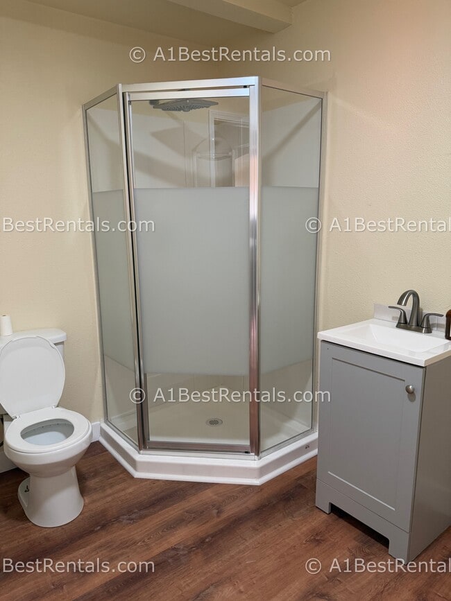 Building Photo - 3205 Sierra St