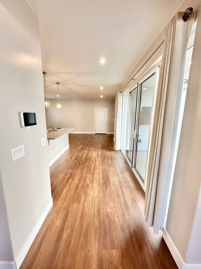 Building Photo - 4 Bed Desert Color Home!