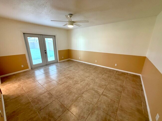 Building Photo - 1742 SW Effland Ave