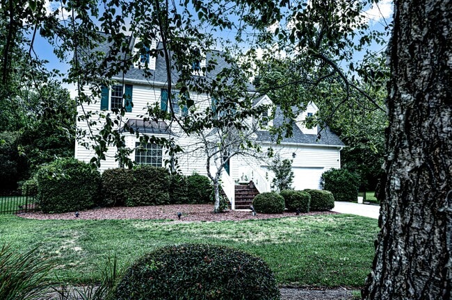 Building Photo - 1004 Somerset Ct
