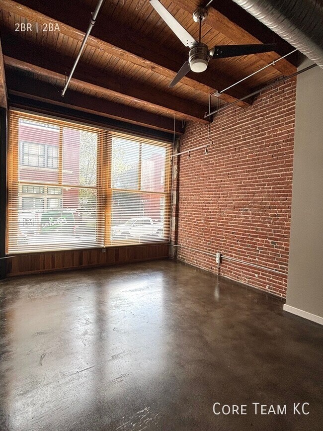 Building Photo - 204 Walnut St