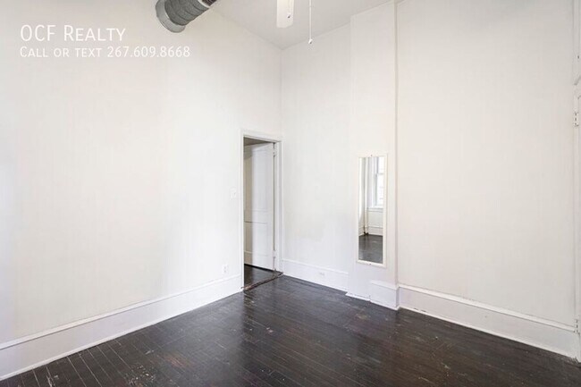 Building Photo - 523 Pine St