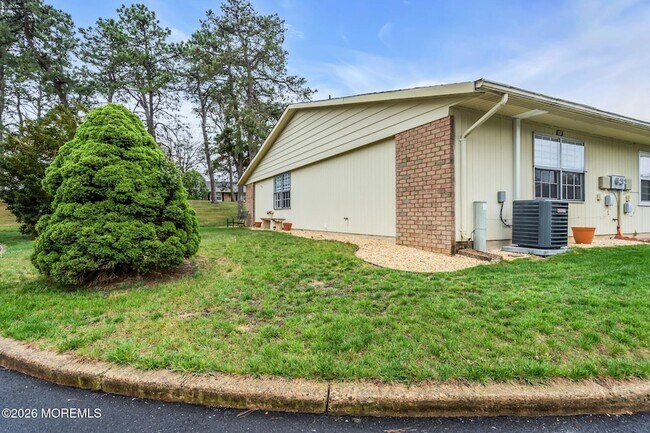 Building Photo - 15 Yorkshire Ct