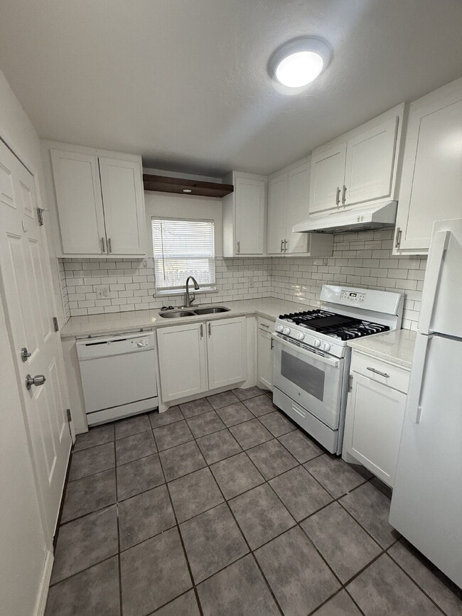 Building Photo - 3 Bed Home in Midwest City