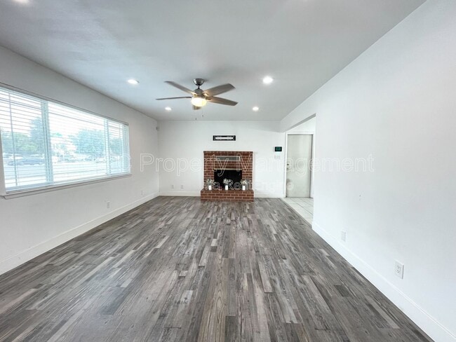 Building Photo - 1101 Fairview Rd