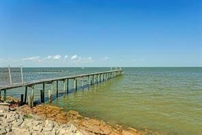 Building Photo - 135 1st St